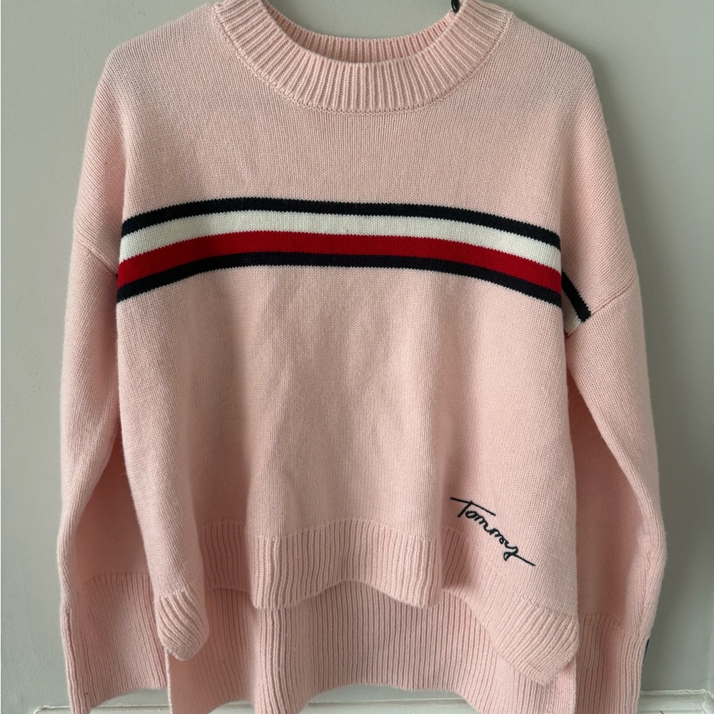 Tommy Hilfiger Women's Pink Sweater vintage